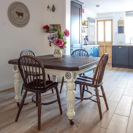 Stylish Town Centre House With Garden And Parking Opposite Villa Bury St. Edmunds Exterior photo