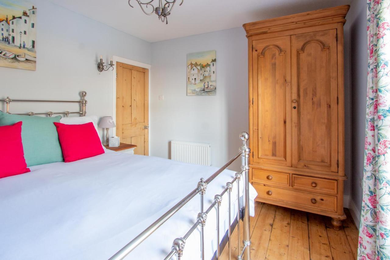 Stylish Town Centre House With Garden And Parking Opposite Bury St. Edmunds