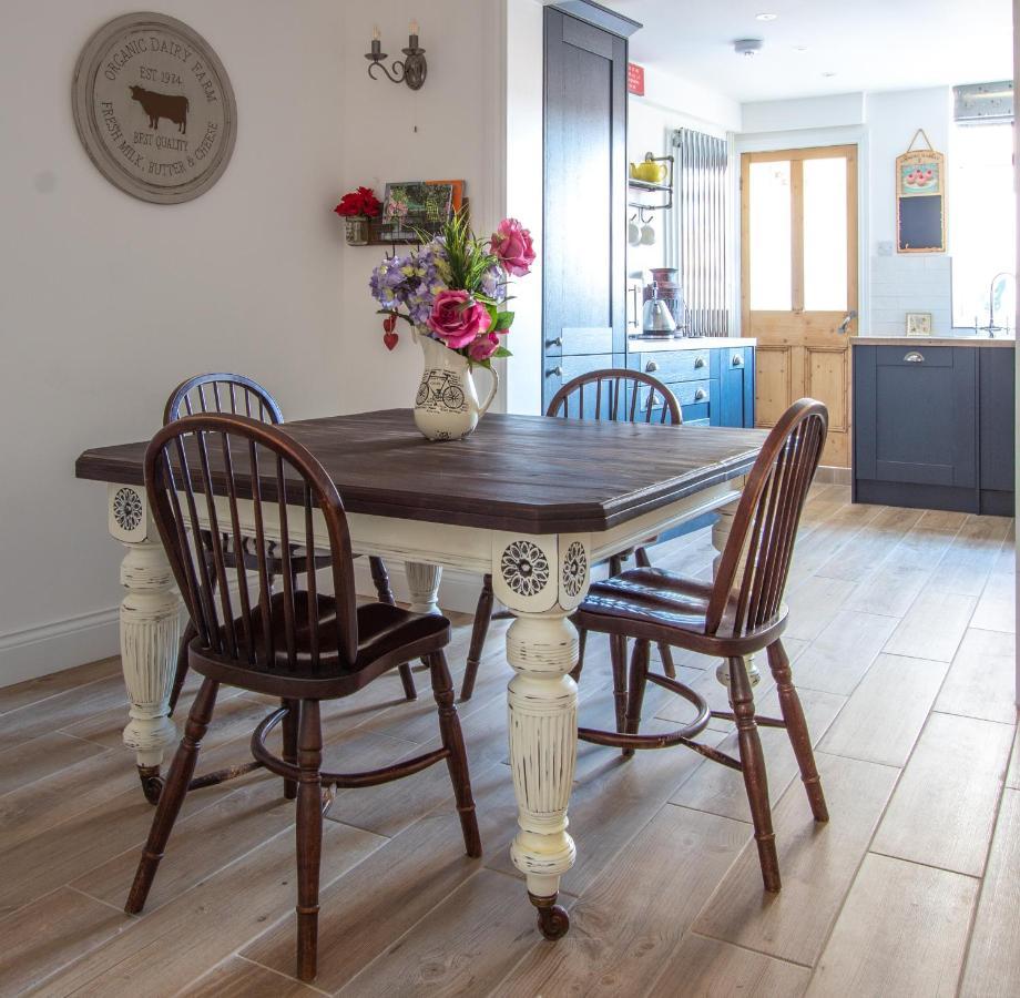 Stylish Town Centre House With Garden And Parking Opposite Bury St. Edmunds
